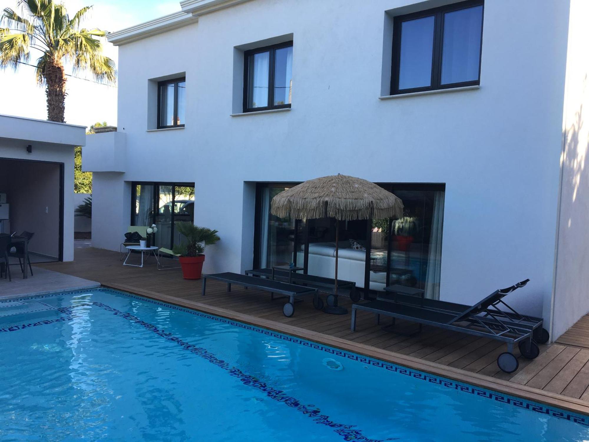 La Villa Blanche Sanary-sur-Mer Exterior photo